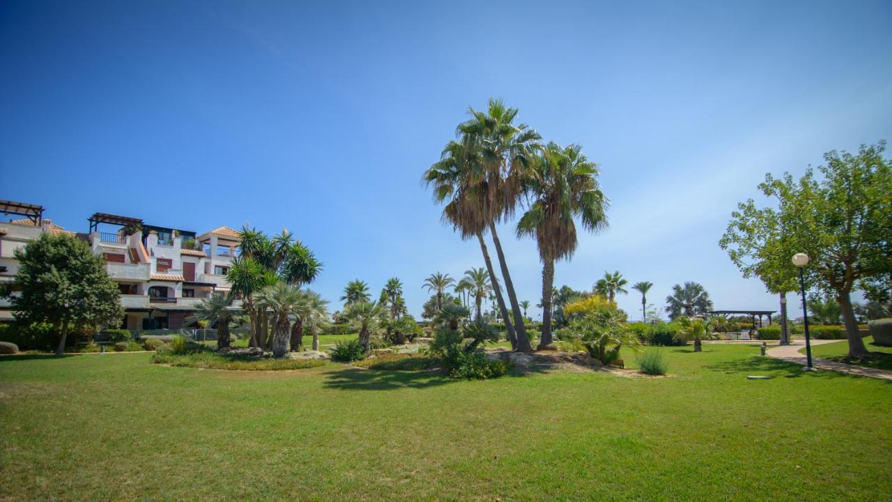 Mediterranea tus momentos junto al mar  Vera Exterior foto